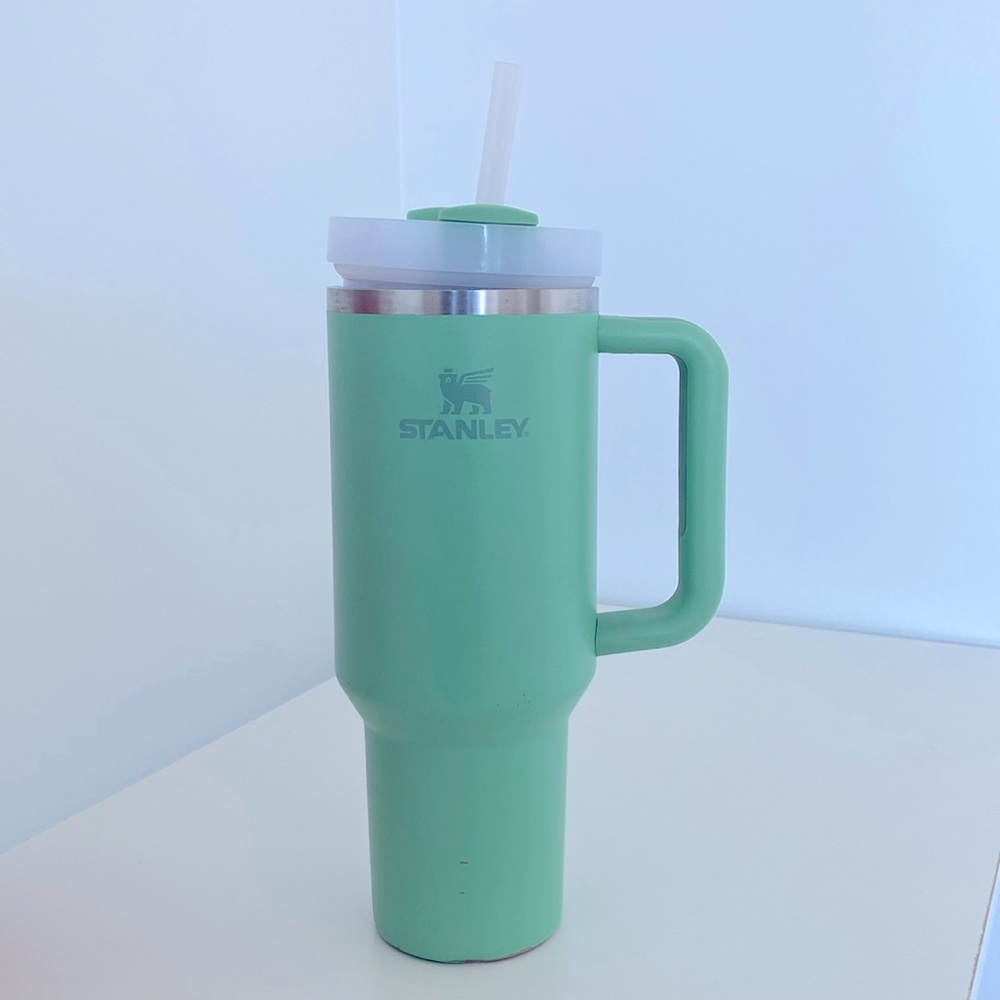 Stanley 40 oz Stainless Steel H2.0 FlowState
Quencher Tumbler | Green